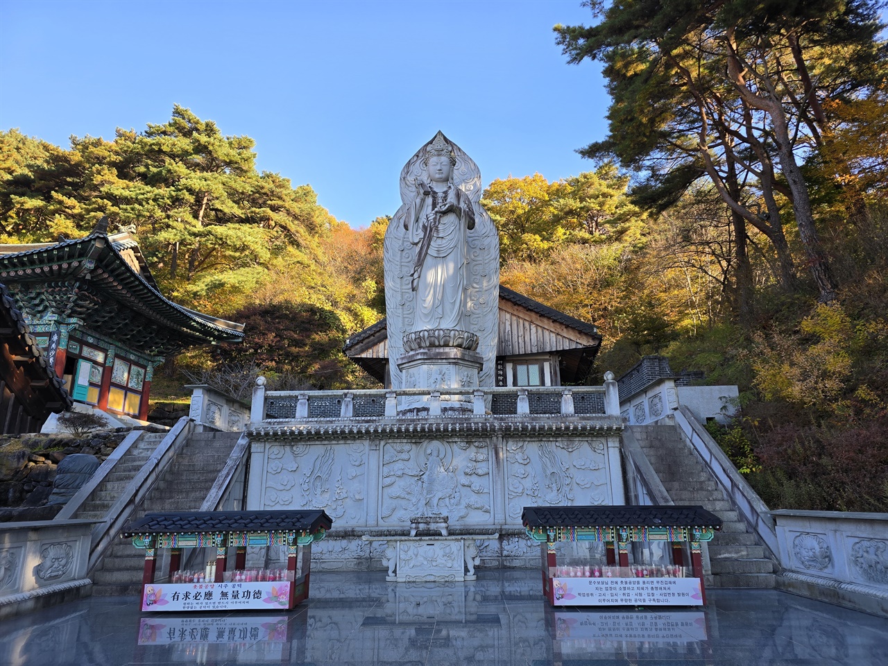  구례 화엄사의 원찰인 연기암의 문수보살상