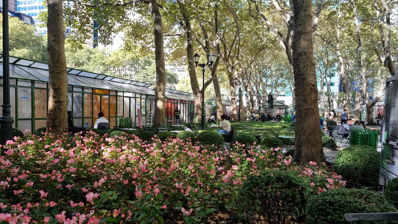 브라이언트 공원(Bryant Park) 뉴욕 맨해튼 미드타운에 위치한 이 공원은 뉴요커들에게 많은 사랑을 받고 있다.