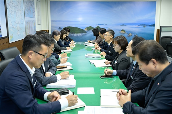  거제시, 정석원 시장권한대행 주재 회의.