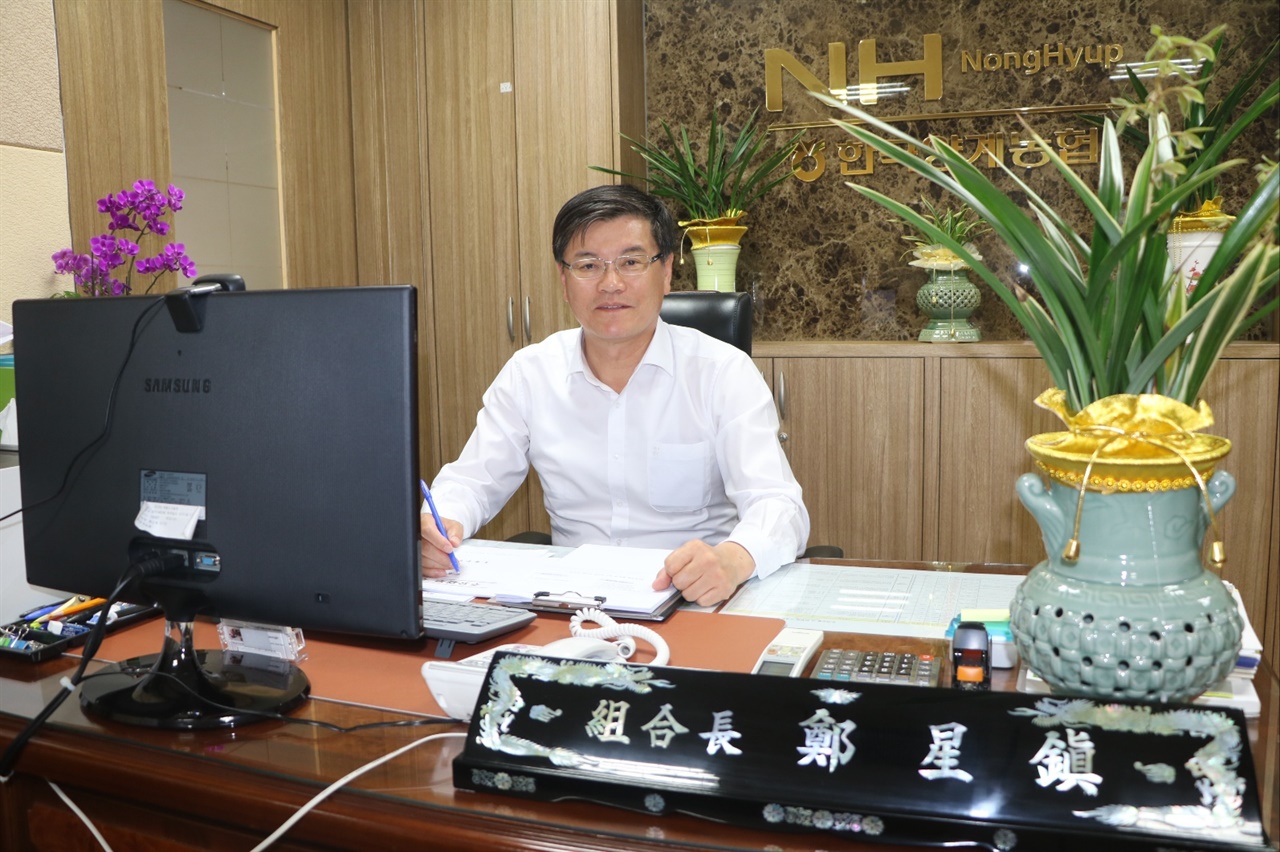 '명품 조합장', 6년전 양계농장 3억여원 횡령으로 실형받았다