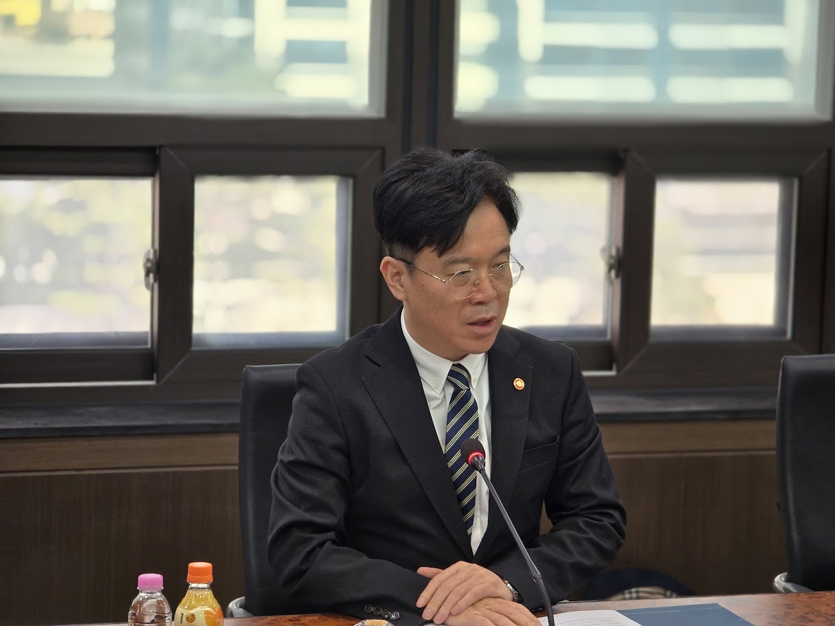 노동부 장관 앞에서 '진짜 사장' 만난 부산교통공사 하청 노조… 