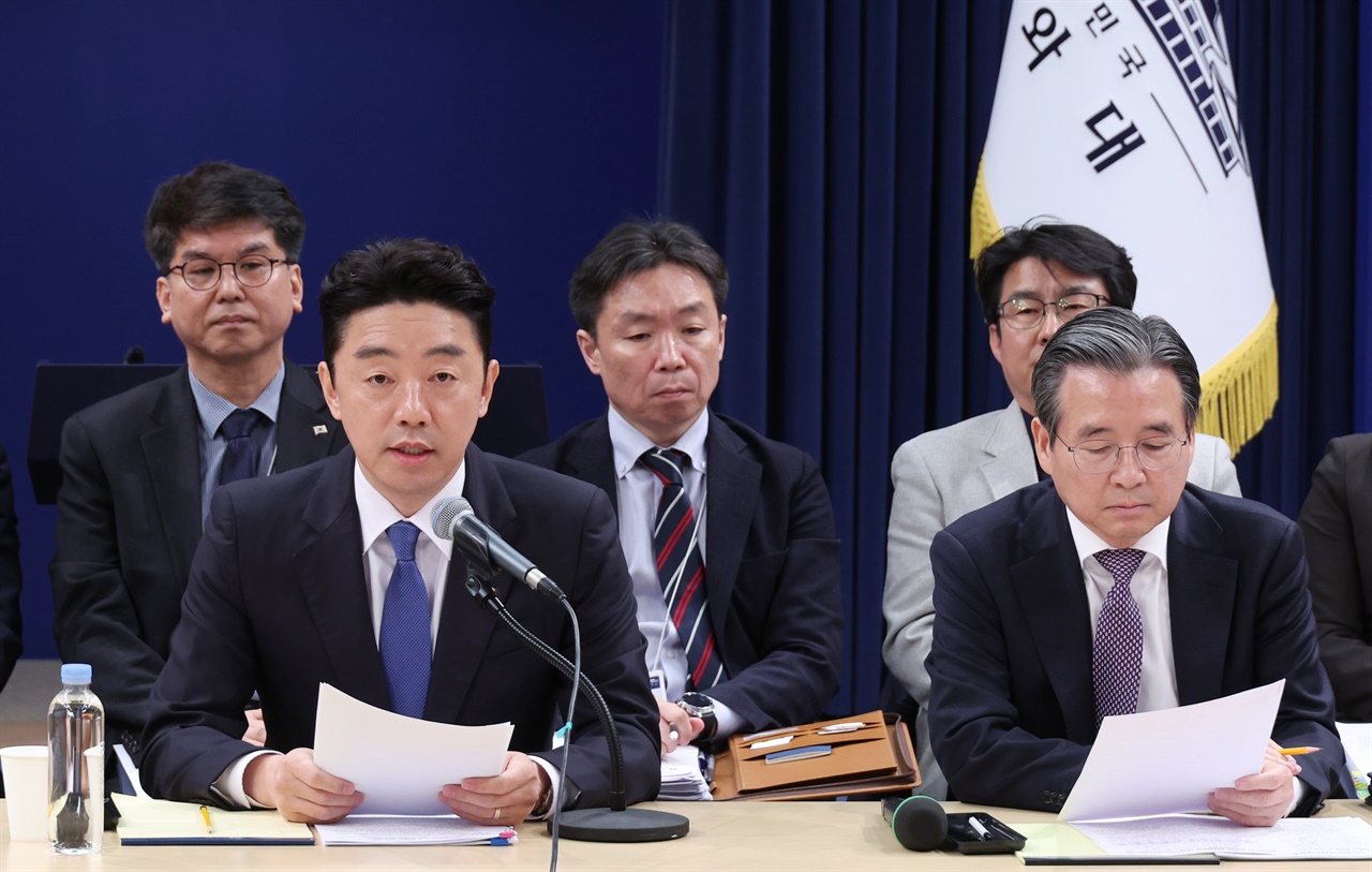 [속보] 강훈식 비서실장, 원유·나프타 확보 위해 출국 예정