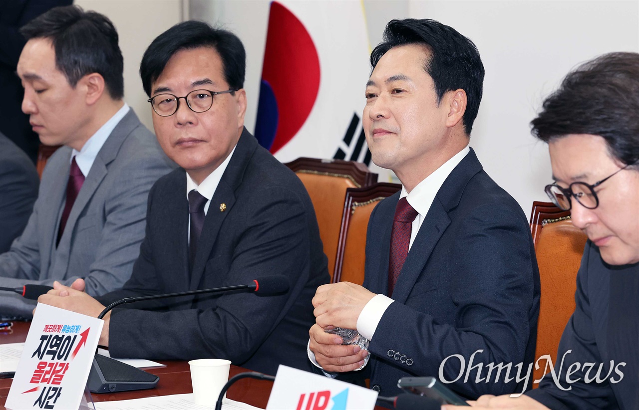 '후보의 짐'  장동혁...선거 앞두고 갈 곳이 없다