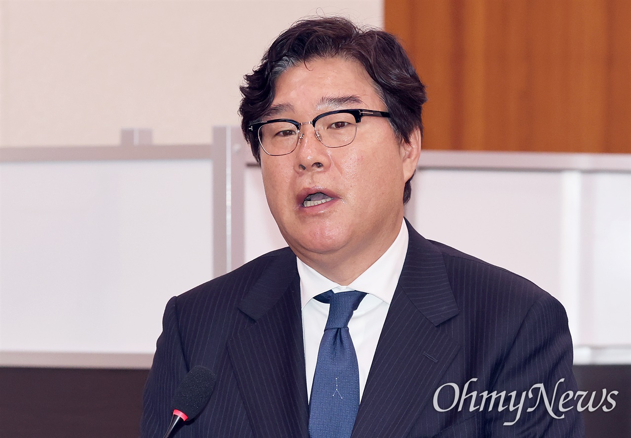 김성태 '제3자 뇌물' 공소기각 뒤집혀... 항소심 "이중기소 아니다"