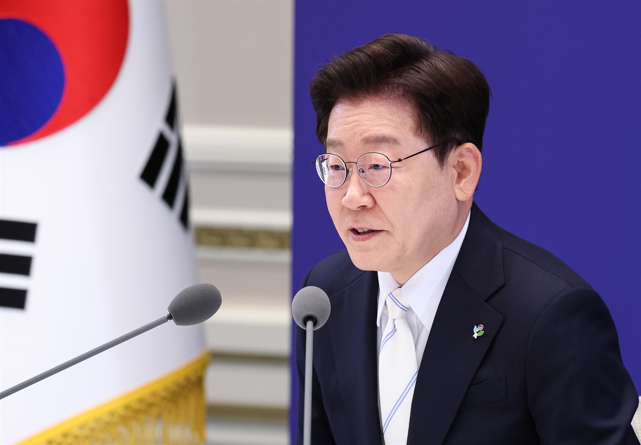 집권 2년 맞은 이 대통령 "대체불가 대한민국 시작"