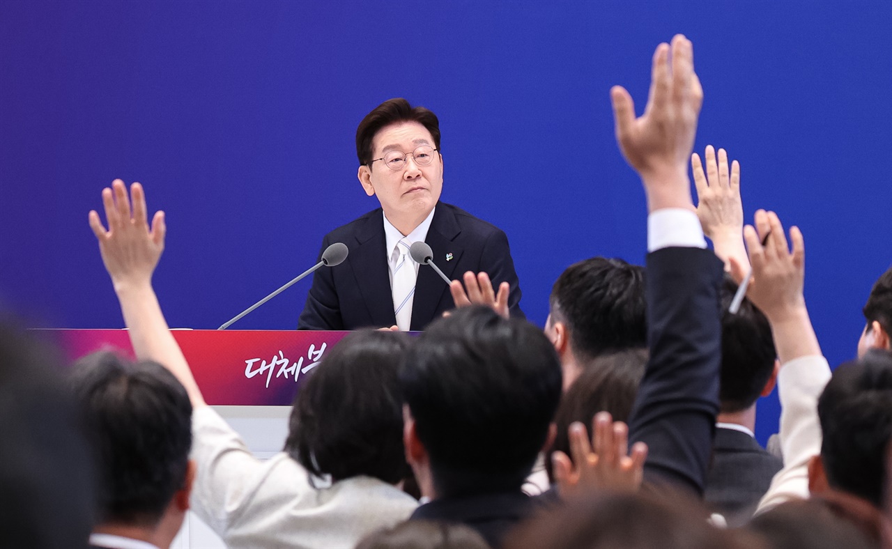 대통령 더 용기 내시라,<br>부동산 기대수익률 <br>꺾는 정공법