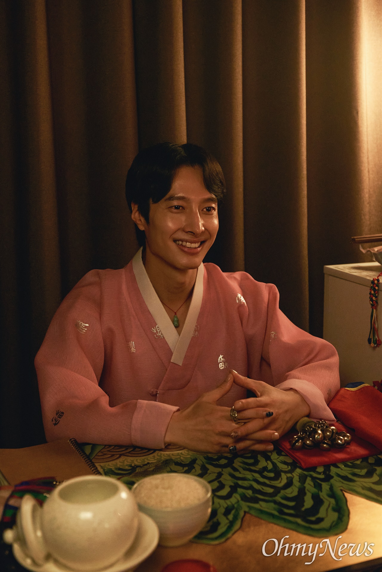 "배우 활동의 마음 3% 정도... 무당으로서 우선 잘하고 싶어"