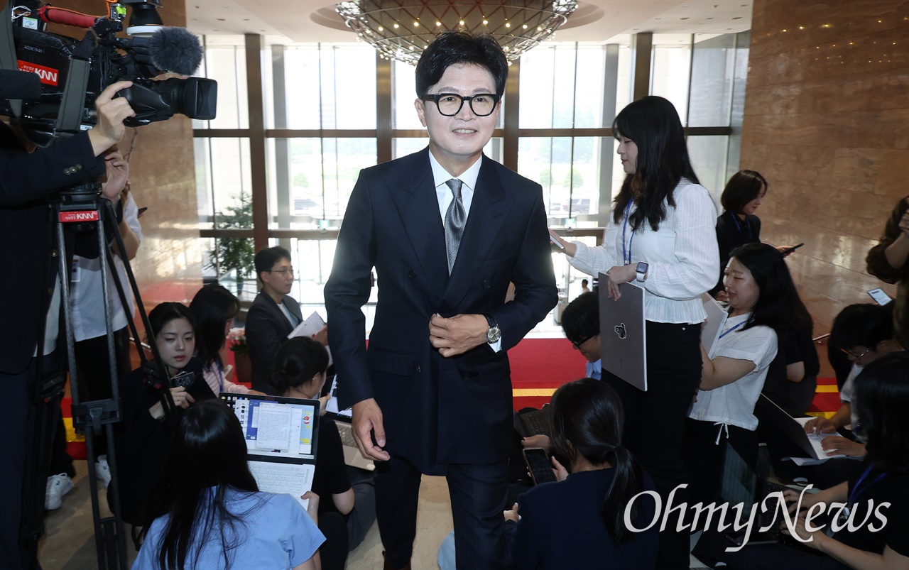 [영상] 한동훈 "장동혁 대표, 보수 재건 걸림돌"