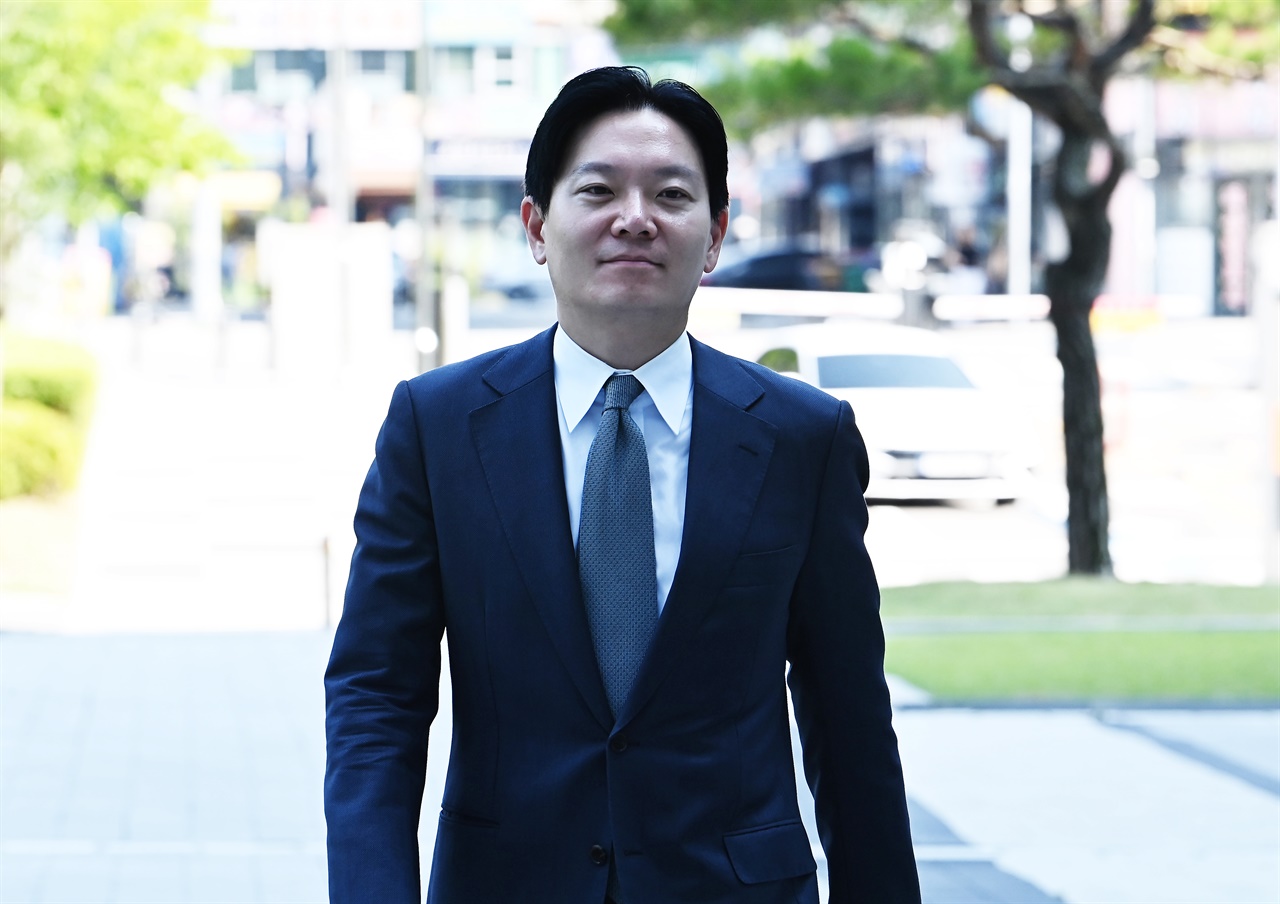 갑자기 나타난 박상용 검사 "재판 제대로 하는 겁니까"