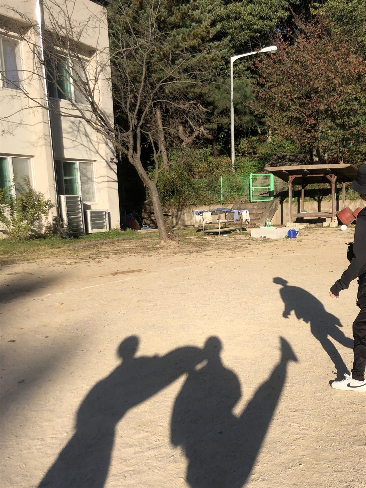 입시 준비 대신 바느질 하는 고3, 걱정은 사양합니다