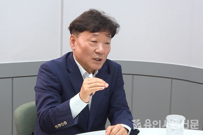 경기도의회 새 의장에 남종섭, 추미애 도지사와 협치 예고