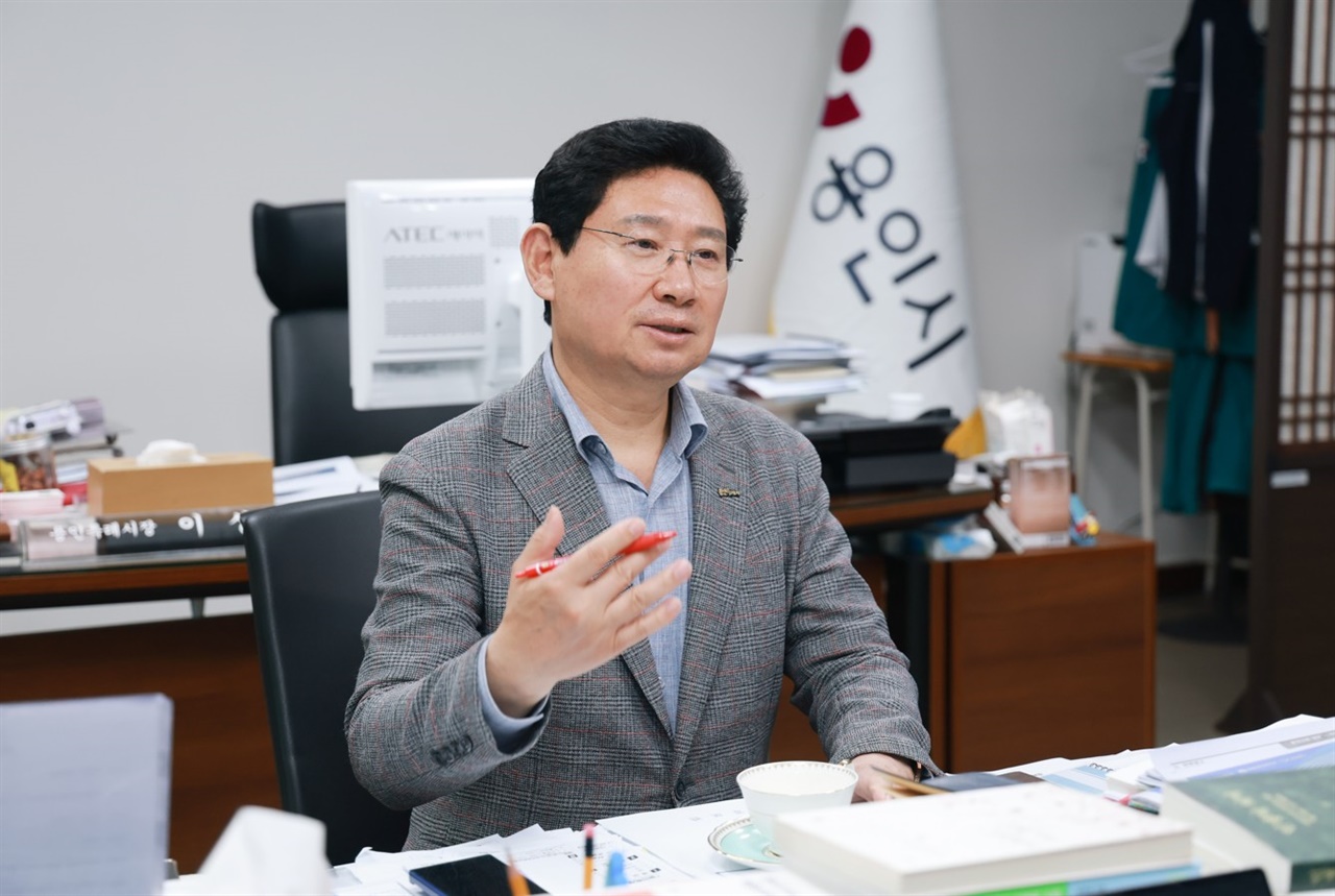 용인 반도체 산단 이전설 일축... 이상일 시장 "삼성전자 확인"