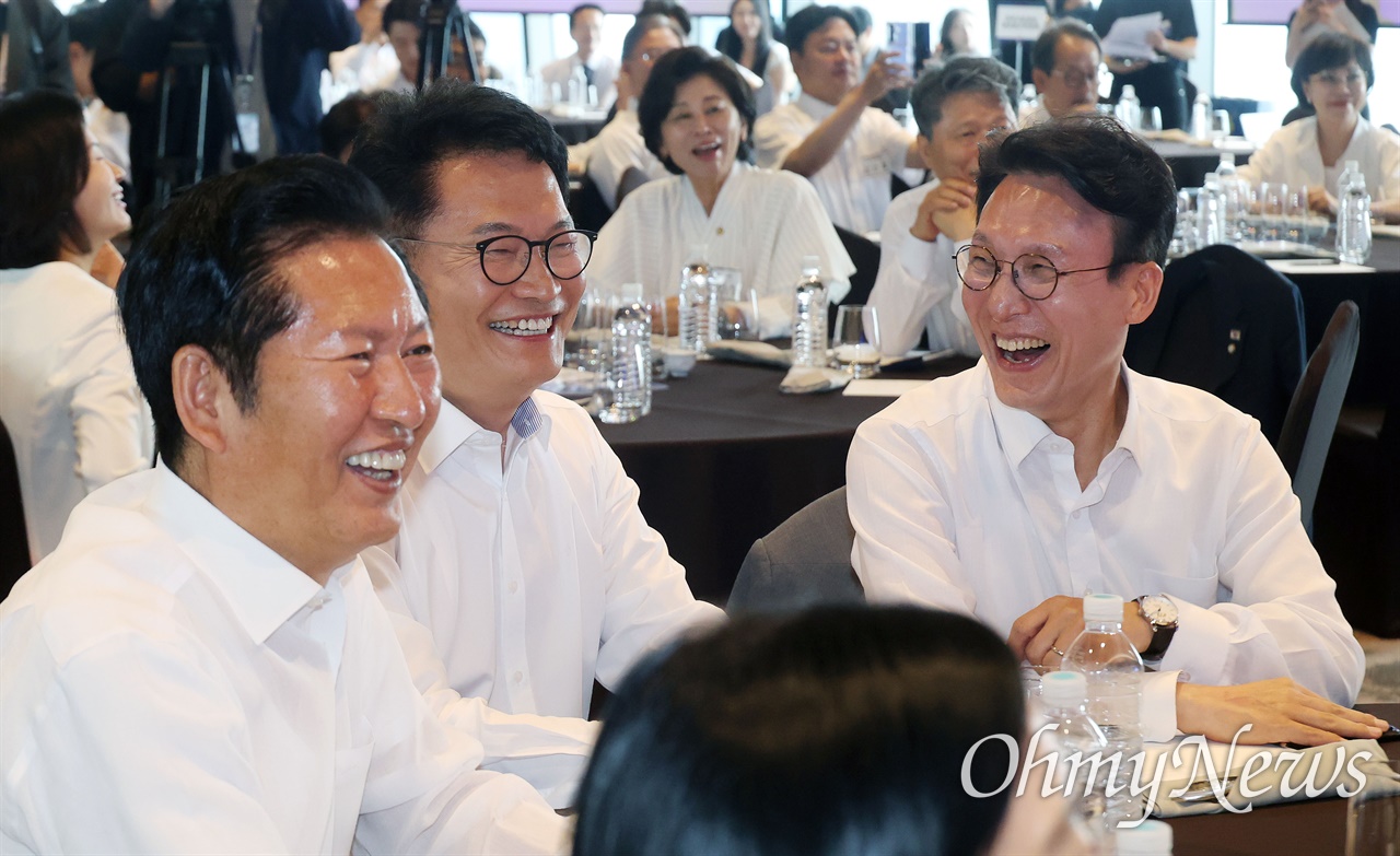 [호남 당대표 후보 신뢰도] 김민석  64.0% - 정청래 43.9%