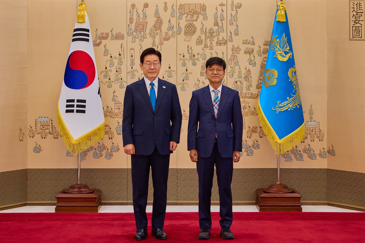 청와대, '5.18 성역' 이병태에 사퇴 권고