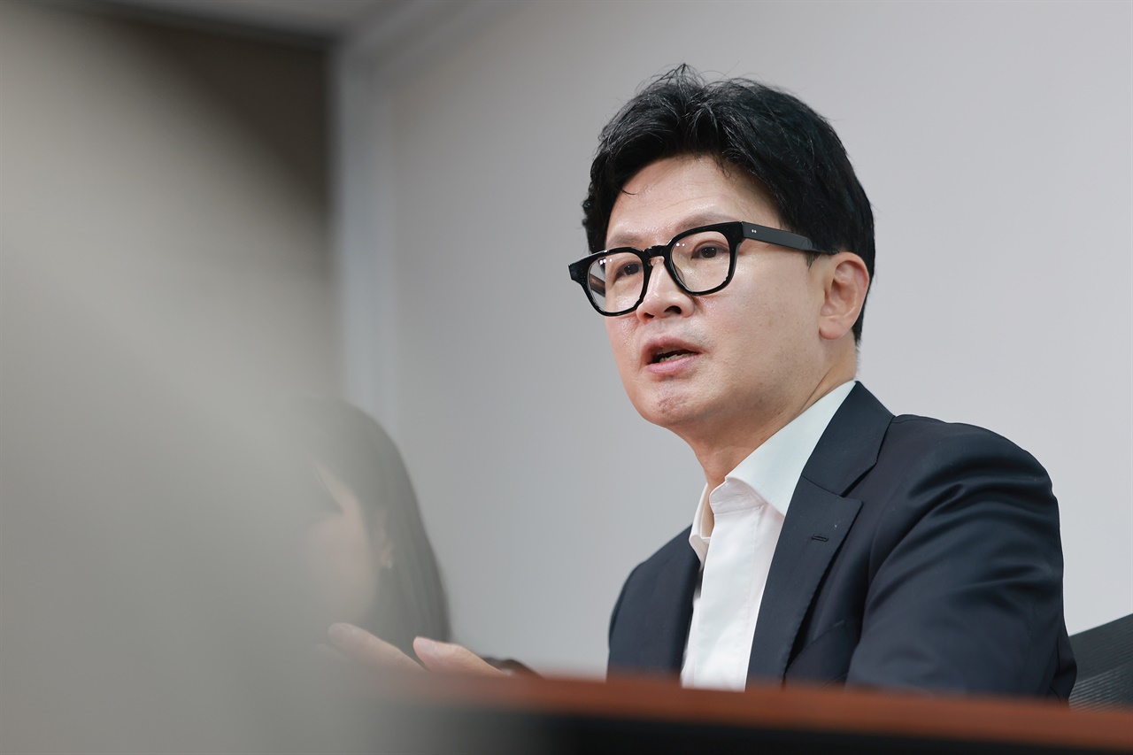 "반드시 돌아온다" 약속했는데... 끊이지 않는 '한동훈 창당설', 왜?