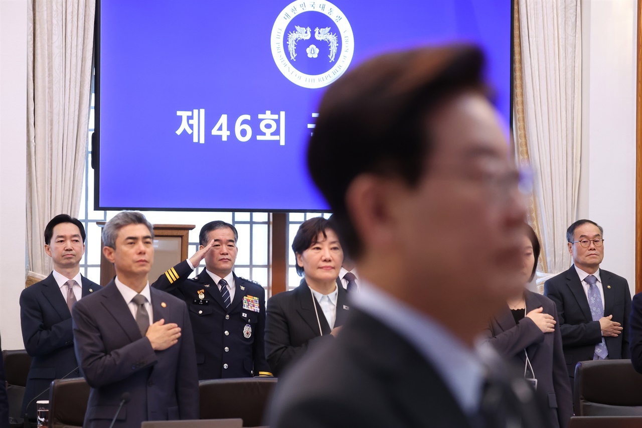 이 대통령 "중수청장 공개회의 참석이 정치적 중립과 무슨 상관"