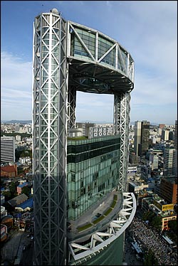 삼성증권 본사가 입주한 서울 종로 삼성타워 빌딩.